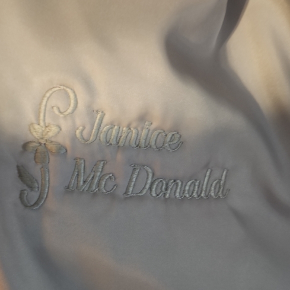 Elegant Cream Authentic Fox Fur Coat - Picture 5 of 15